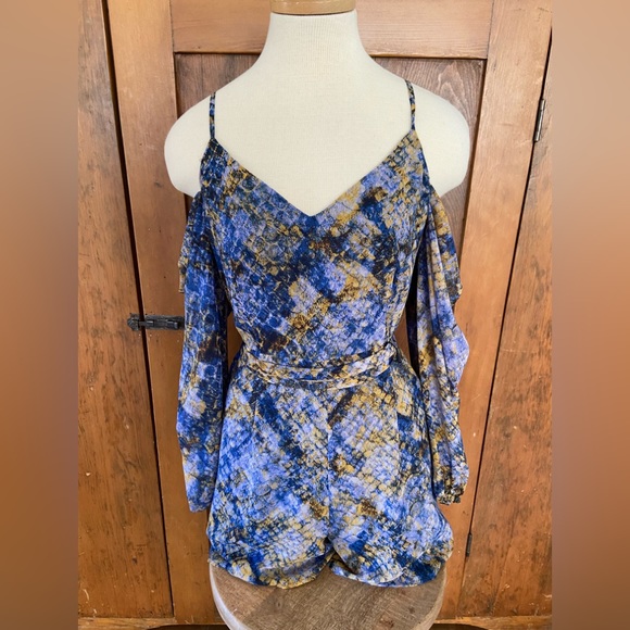 Guess Romper - Picture 1 of 1